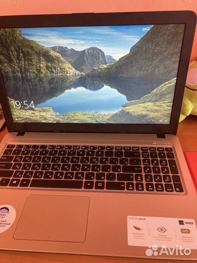 Ноутбук asus vivobook