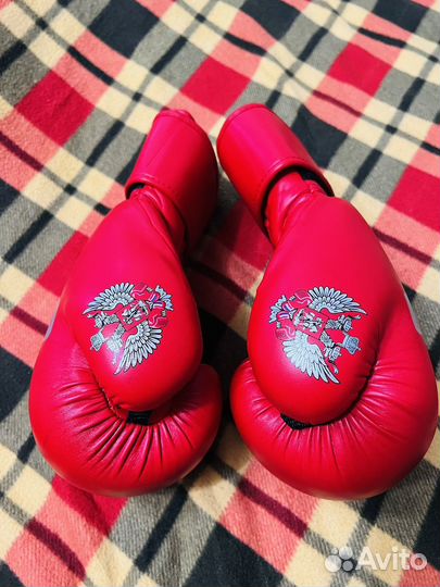 Боксерские перчатки