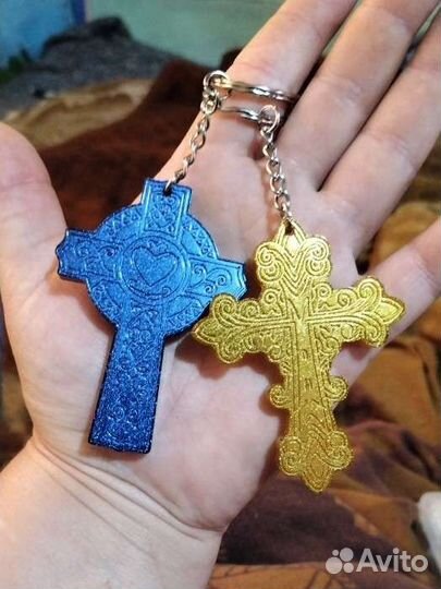 Брелок из эпоксидной смолы