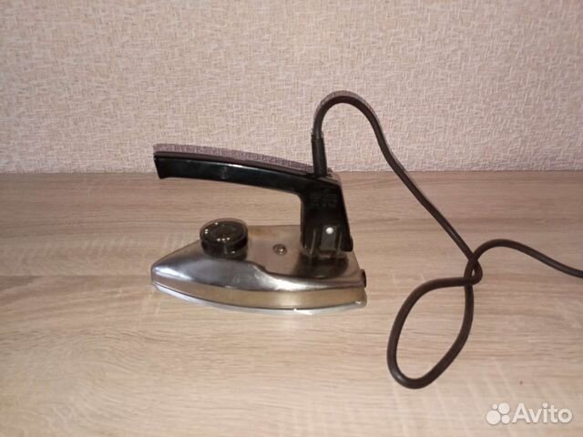 Утюг дорожный