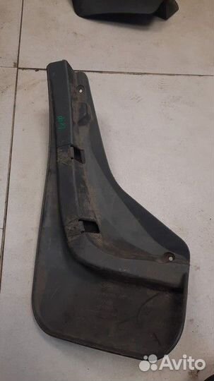 Брызговик задний правый Ford Kuga