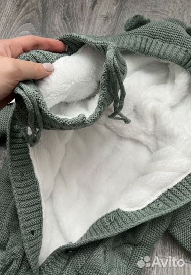 Комплект вязаный:комбинезон, шапочка и пинетки