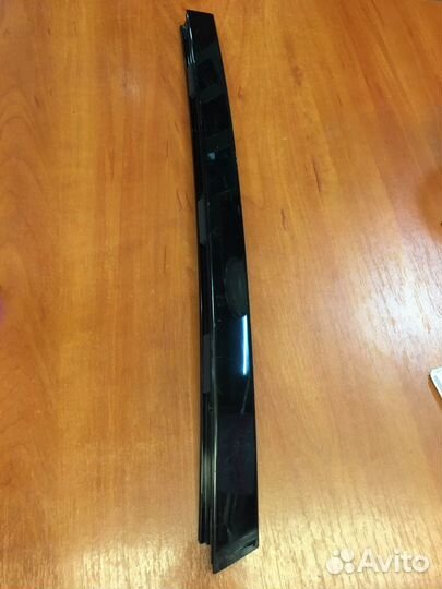 Бмв накладка проема стёкла Е70.71