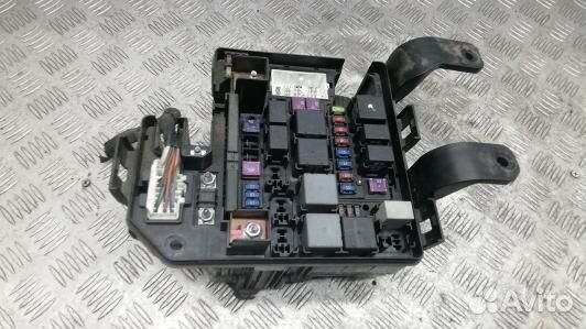 Блок предохранителей KIA sorento 2 (XKR09M101)