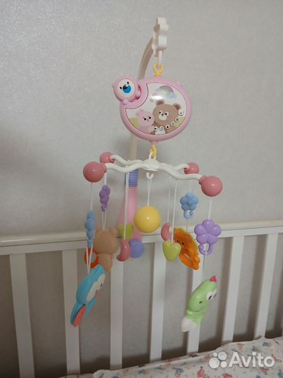Музыкальный мобиль на кроватку