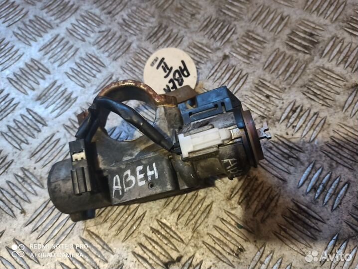 Замок зажигания Toyota Avensis 2