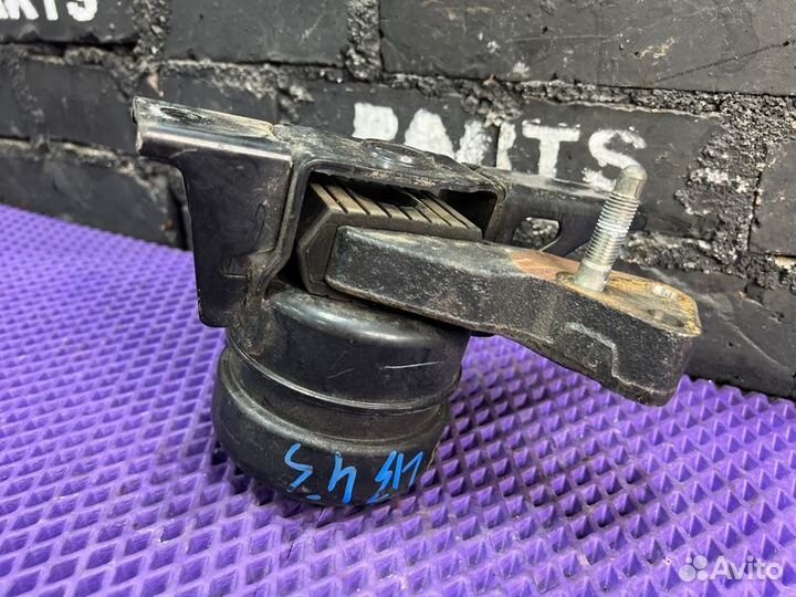 Подушка двигателя правая Toyota Ractis