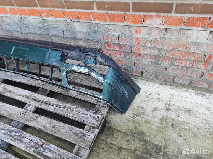 Передний бампер дефект Volkswagen Golf 3