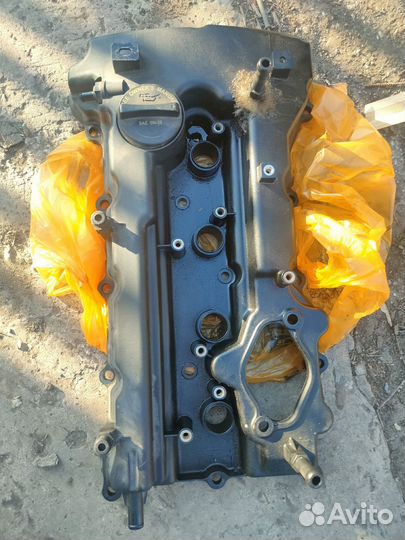 Клапанная крышка 22400-2G710