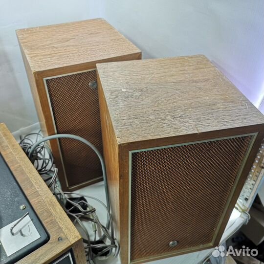 Виниловый проигрыватель 