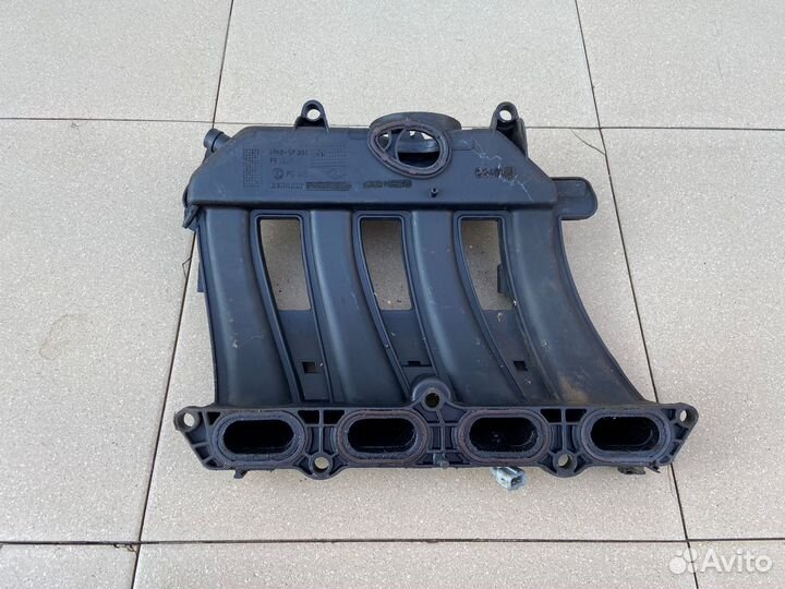 Впускной коллектор Renault Logan