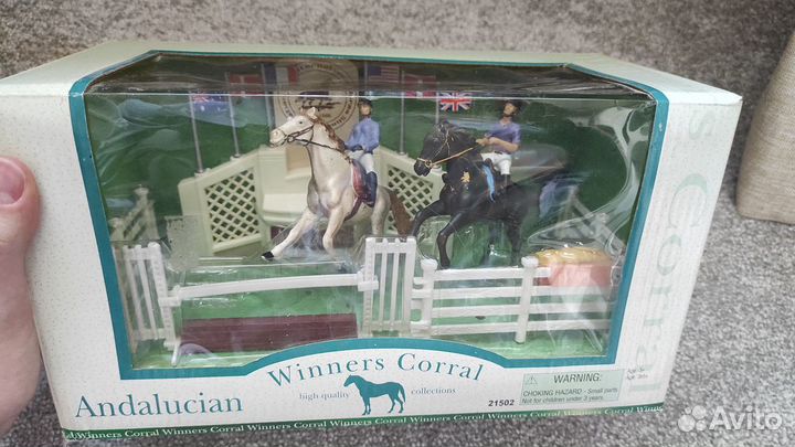 Коллекционные фигурки лошадей