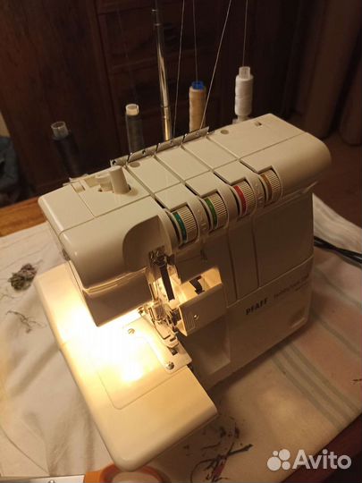 Оверлок pfaff hobby lock 756 Германия