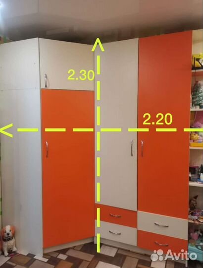 Продам мебель (гарнитур) шкафы, кровати, стол