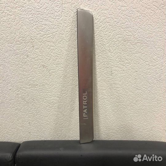 Накладка на порог с подсветкой Nissan Patrol 2010