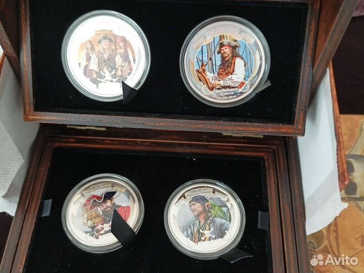 Наборы серебряных монет Пираты Карибского моря