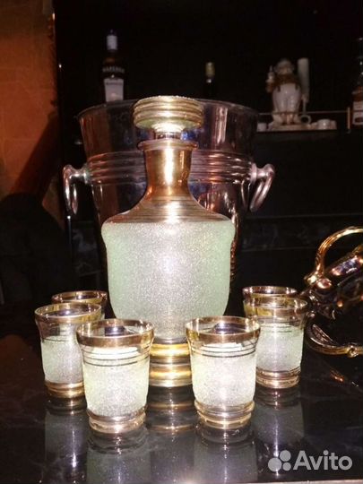 Графин стекло и 6 стопок из СССР сост нового