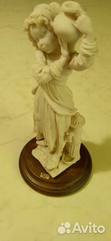 Фарфор. Девочка. Италия.Capodimonte, Авторская