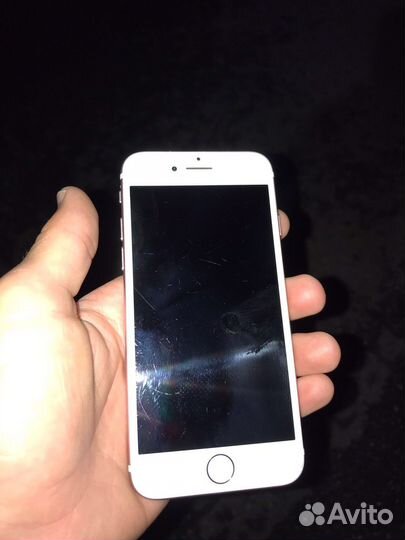 Телефон iPhone 7