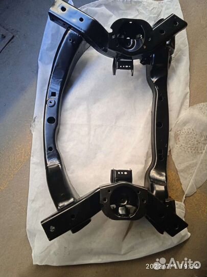 Подрамник передний dodge Challenger LC