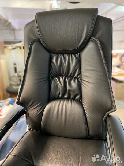 Офисное кресло