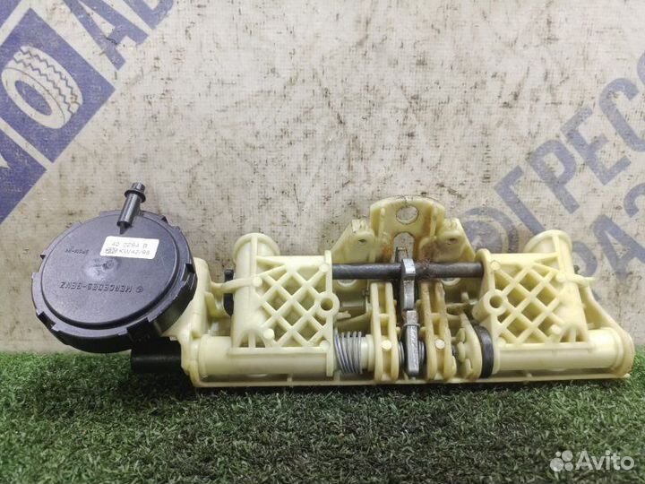 Замок сиденья задний левый Mercedes-Benz Clk 230