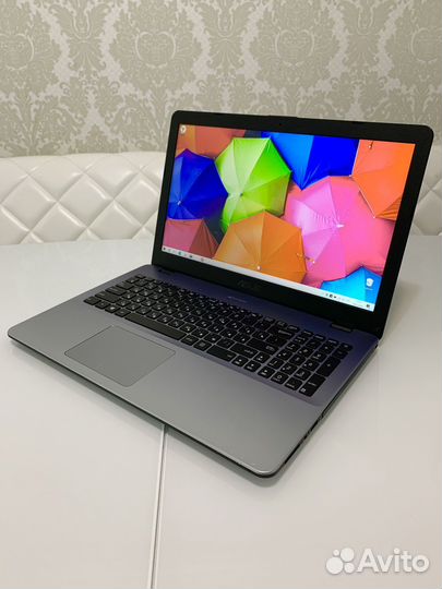 Asus 32GB+i5+2000TB+SSD+Nvidia GeForce 940MX 2GB