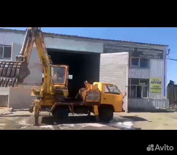 Услуги автоэксковатора