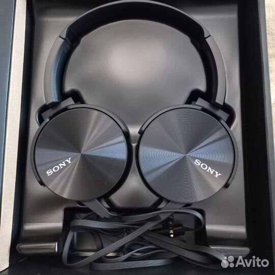 Проводные наушники