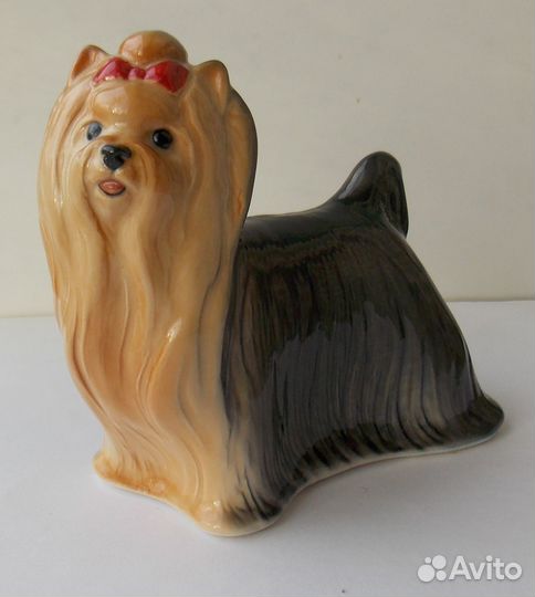 Статуэтка фарфор собака