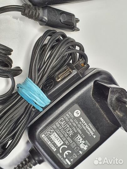 Три зарядных устройства для motorola