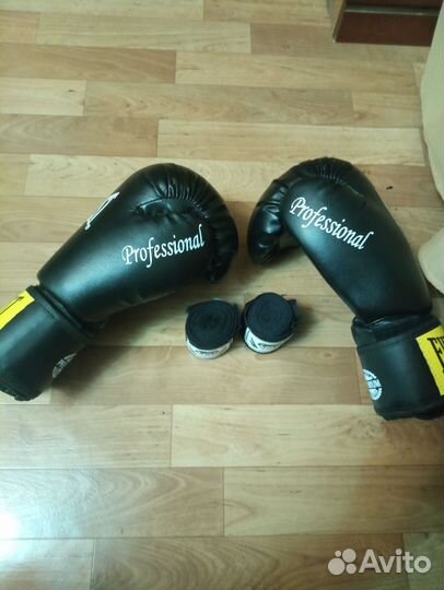 Боксерские перчатки 12 oz everlast