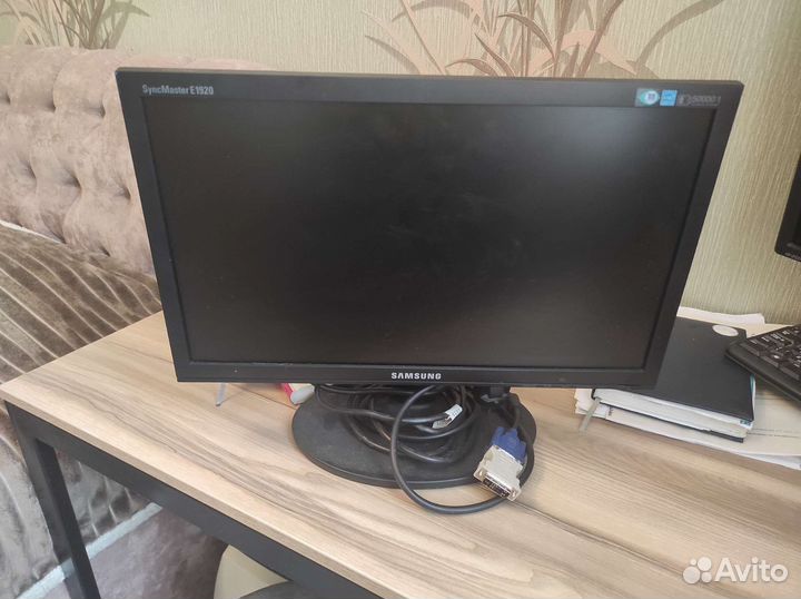 Монитор Samsung syncmaster e1920