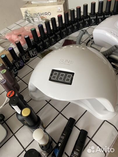 Набор для маникюра: фрезер, лампы и гель лаки