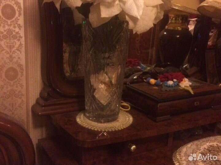 Ваза хрустальная с. Цветами