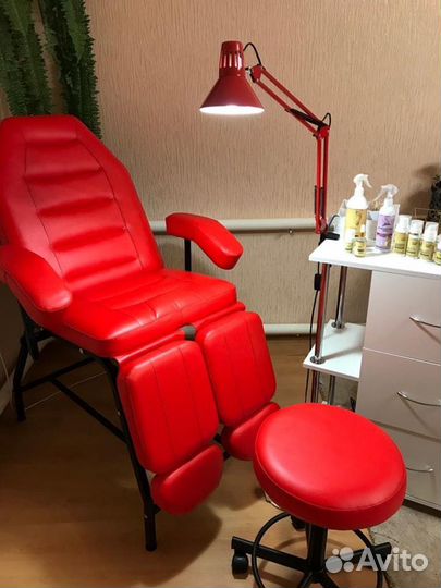 Кресло педикюрное новое для мастеров красное