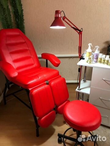 Кресло педикюрное новое для мастеров красное