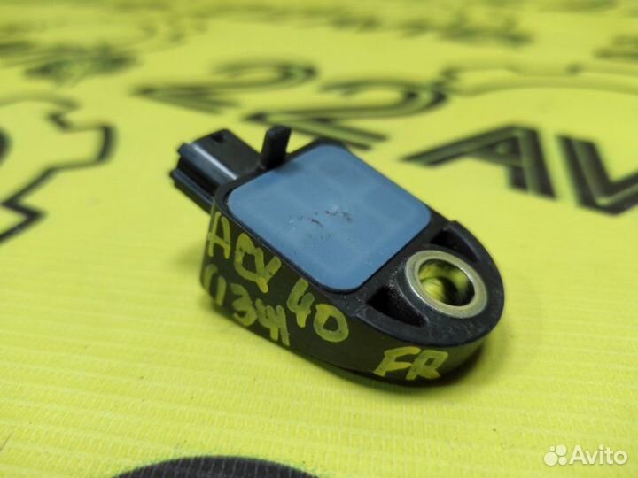 Датчик Airbag передний правый Toyota Camry ACV40