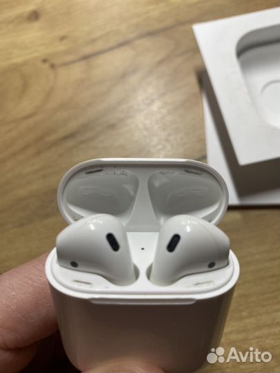AirPods 2