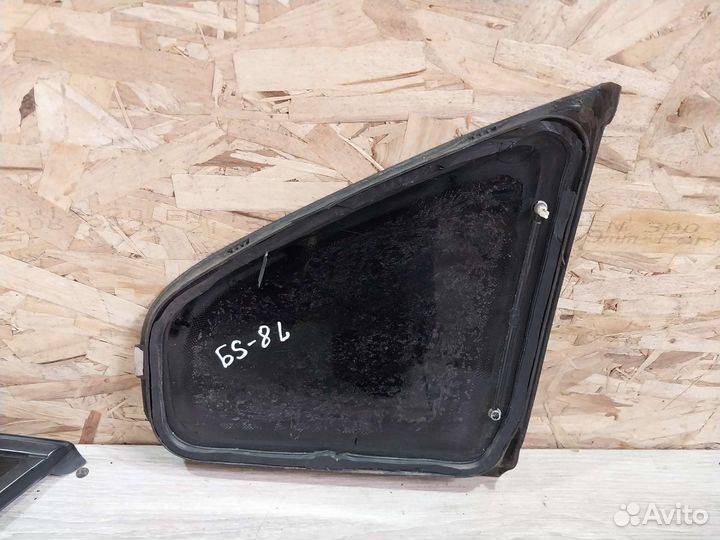 Стекло заднее Volkswagen Passat B5 форточка