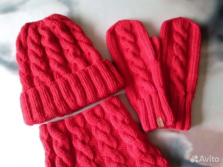 Комплект шапка,варежки и снуд