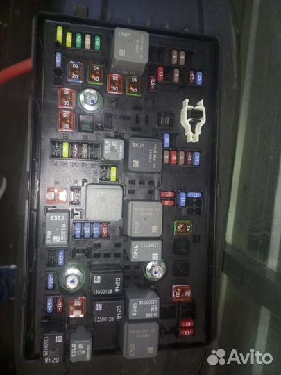 Монтажный блок chevrolet cruze блок предохранителе