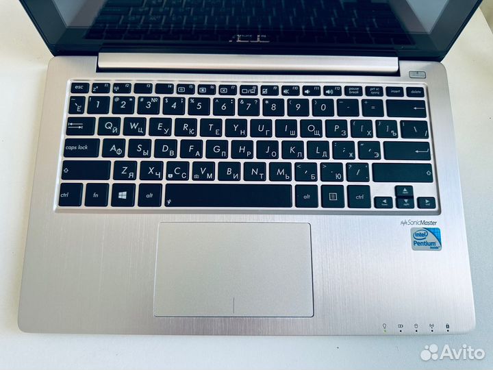 Ноутбук с сенсорным экраном Asus 11.6