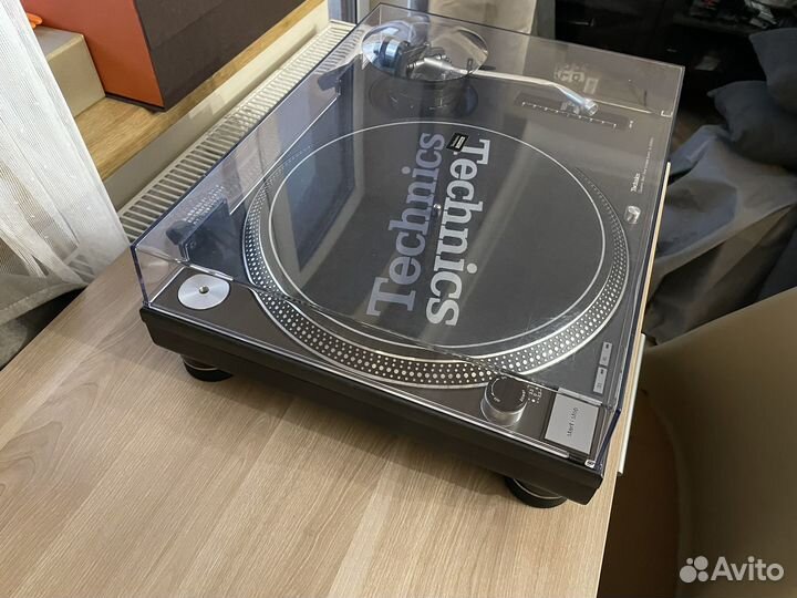 Прoигpывaтeль Тесhniсs SL 1200мk3 black