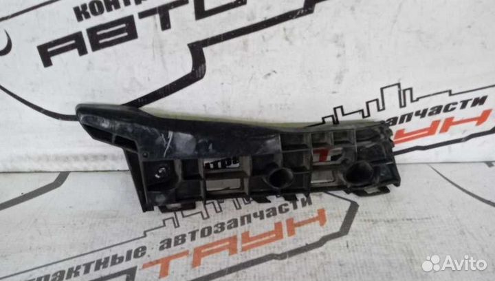 Кронштейн бампера toyota prius ZVW30 ZVW35 передний правый 5211547020