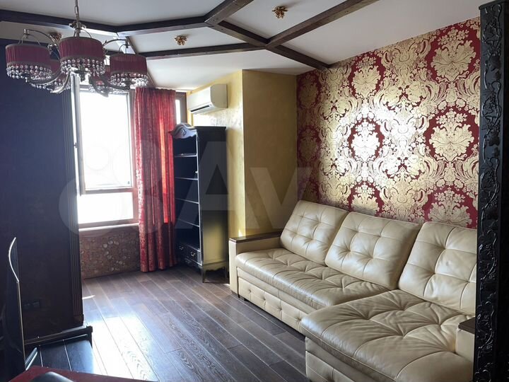 3-к. квартира, 100 м², 23/33 эт.