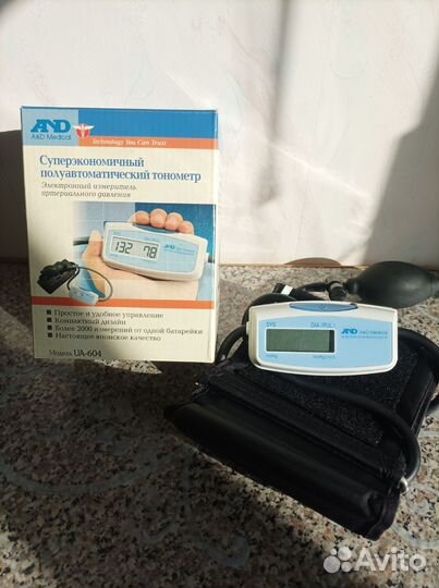 Тонометр полуавтоматический