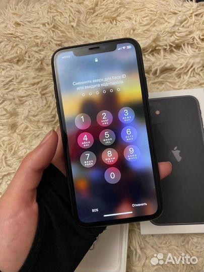 Телефон iPhone 11