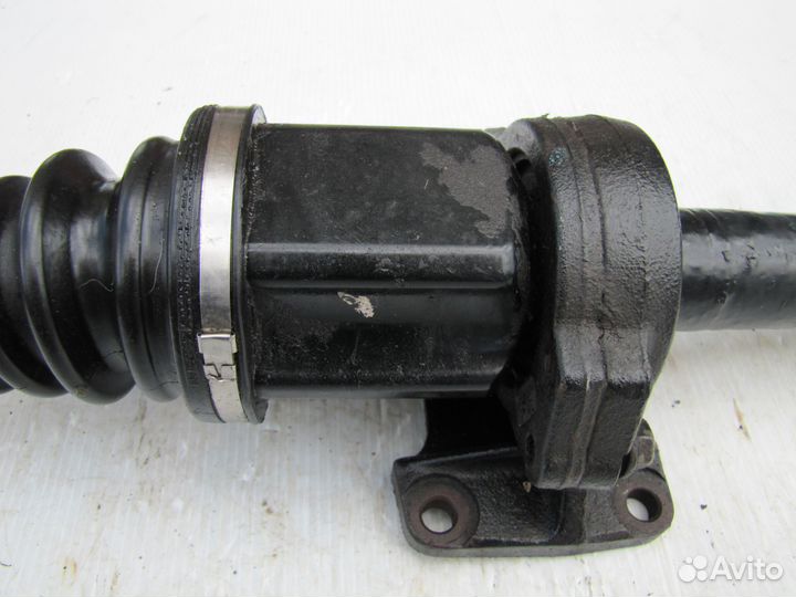 Toyota Avensis (T250) полуось правая