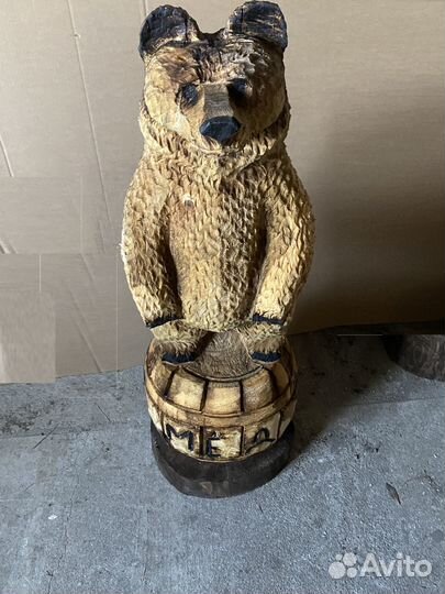 Скульптура из дерева медведь